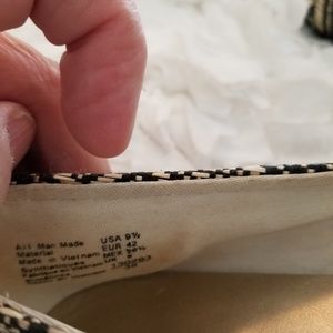 American Eagle Outfitters Shoes - American Eagle Bow Flat Shoes. American Eagle Outfitters Shoes - American Eagle Bow Flat Shoes.